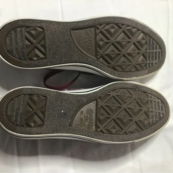 CONVERSE ALL STAR SNEAKERS Burgundy/white. Great condition. Woman’s Sz 9 - Picture 3 of 5